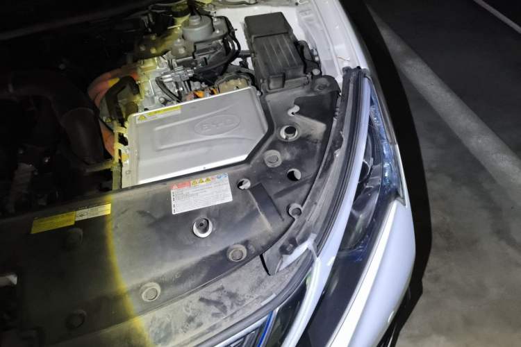 Used BYD Qin New Energy 2018 1.5T Smart Connect Premium Model Engine Bay Left