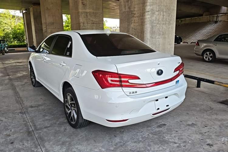 Used BYD Qin New Energy 2018 Qin EV450 Smart Connect Prestige Model Exterior 2