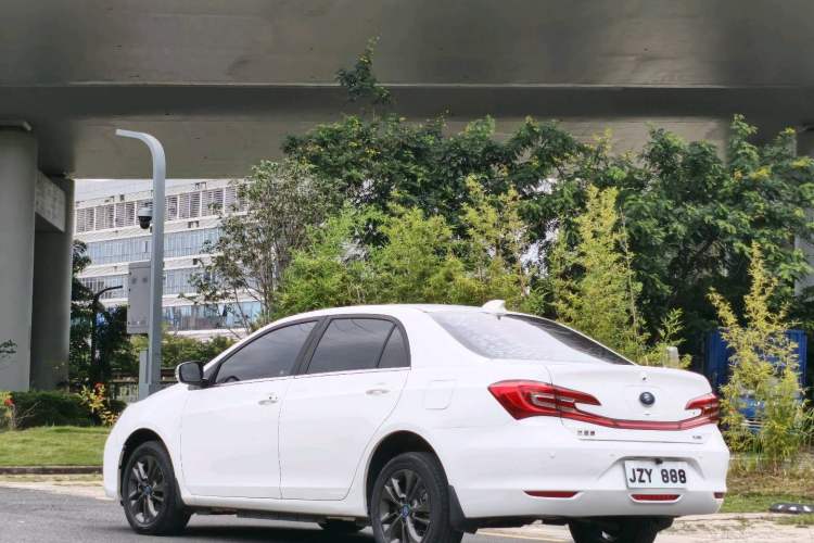 Used BYD Qin New Energy 2018 1.5T Smart Connect Premium Model Exterior 3