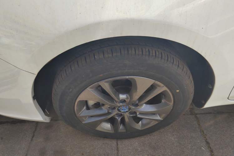 Used BYD Qin New Energy 2018 1.5T Smart Connect Premium Model Exterior 4