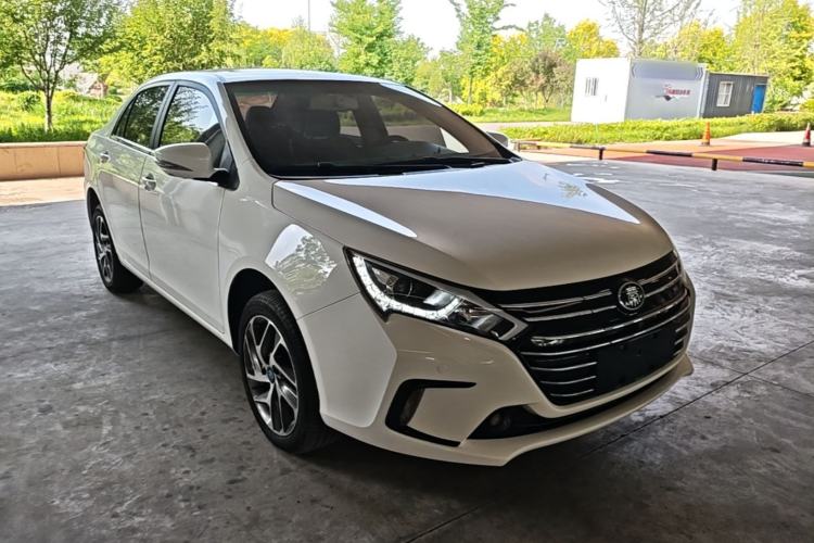 Used BYD Qin New Energy 2018 Qin EV450 Smart Connect Prestige Model Front Right 45 Deg