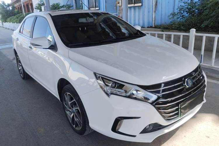 Used BYD Qin New Energy 2018 Qin EV450 Smart Connect Prestige Model Front Right 45 Deg