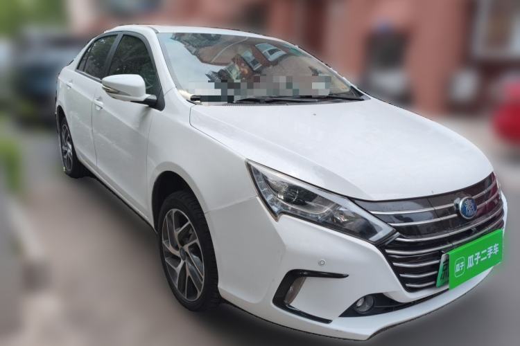 Used BYD Qin New Energy 2018 Qin EV450 Smart Connect Prestige Model Front Right 45 Deg