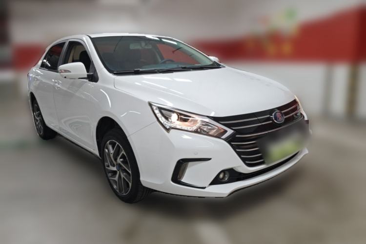 Used BYD Qin New Energy 2018 Qin EV450 Smart Connect Prestige Model Front Right 45 Deg