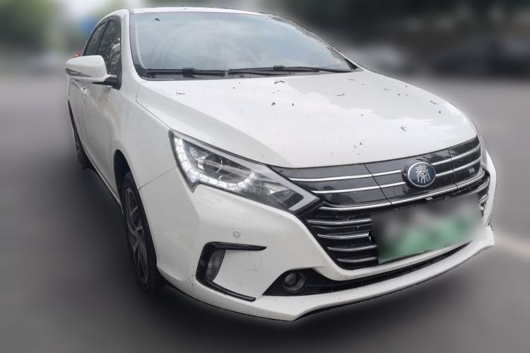 Used BYD Qin New Energy 2018 Qin EV450 Smart Connect Prestige Model Front Right 45 Deg