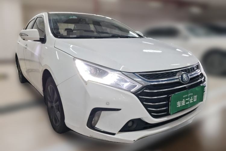 Used BYD Qin New Energy 2018 1.5T Smart Connect Premium Model Front Right 45 Deg