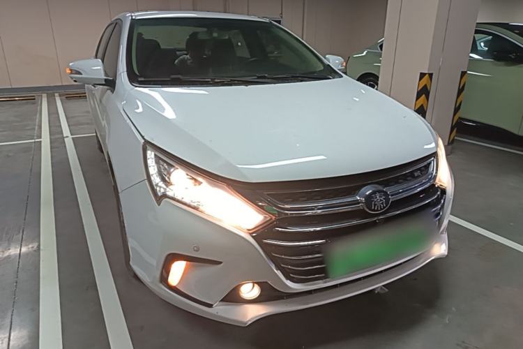 Used BYD Qin New Energy 2018 1.5T Smart Connect Premium Model Front Right 45 Deg