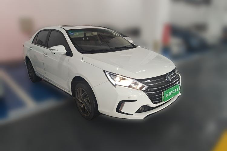 Used BYD Qin New Energy 2018 Qin EV450 Smart Connect Prestige Model Front Right 45 Deg