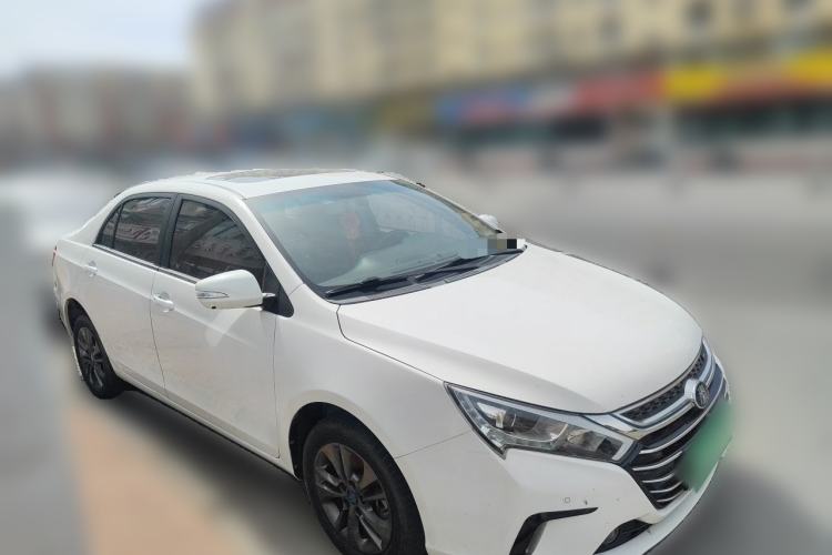 Used BYD Qin New Energy 2018 1.5T Smart Connect Premium Model Front Right 45 Deg