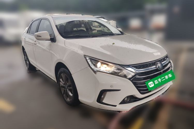 Used BYD Qin New Energy 2018 1.5T Smart Connect Elite Model Front Right 45 Deg