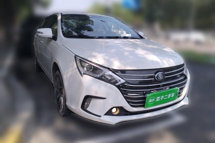 Used BYD Qin New Energy 2018 Qin EV450 Smart Connect Prestige Model Front Right 45 Deg