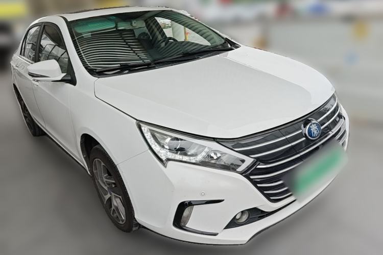 Used BYD Qin New Energy 2018 Qin EV450 Smart Connect Prestige Model Front Right 45 Deg