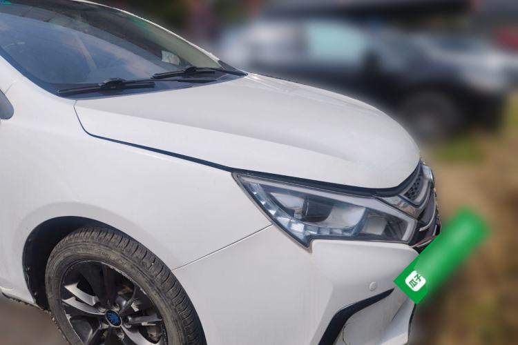 Used BYD Qin New Energy 2018 1.5T Smart Connect Elite Model Front Right 45 Deg