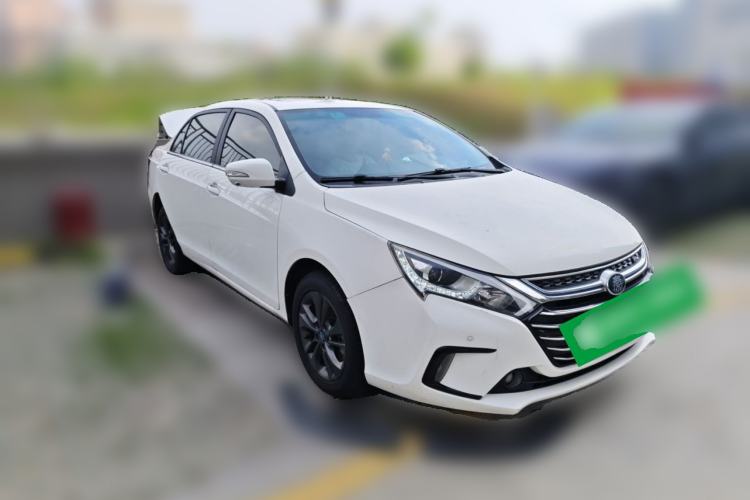 Used BYD Qin New Energy 2018 1.5T Smart Connect Premium Model Front Right 45 Deg
