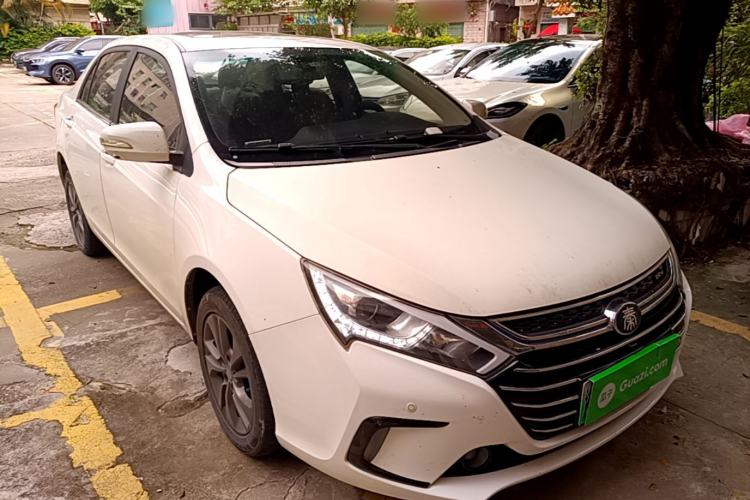 Used BYD Qin New Energy 2018 1.5T Smart Connect Premium Model Front Right 45 Deg