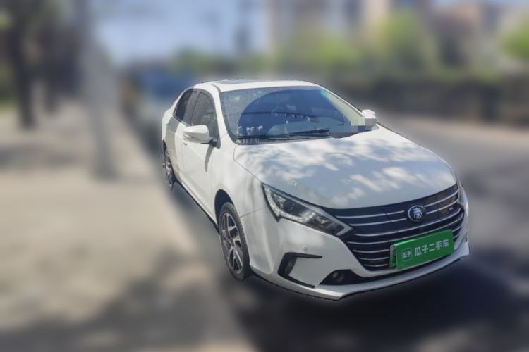 Used BYD Qin New Energy 2018 Qin EV450 Smart Connect Prestige Model Front Right 45 Deg