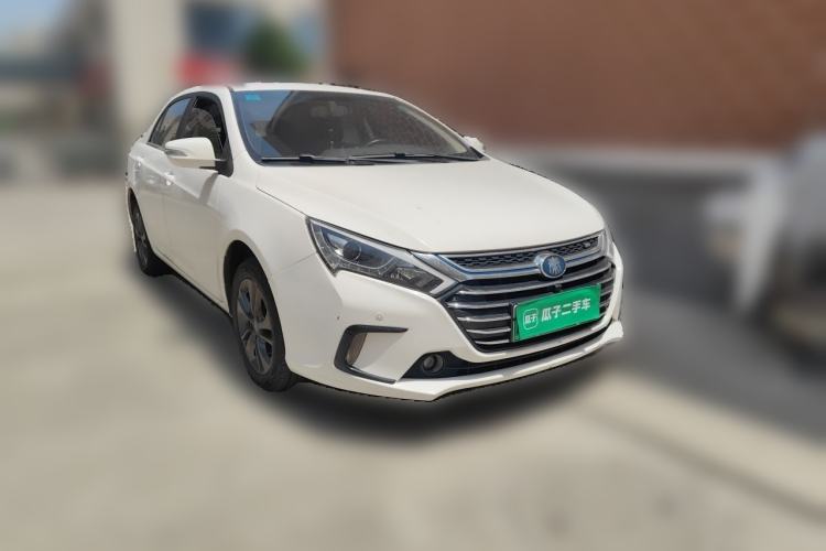 Used BYD Qin New Energy 2018 1.5T Smart Connect Elite Model Front Right 45 Deg