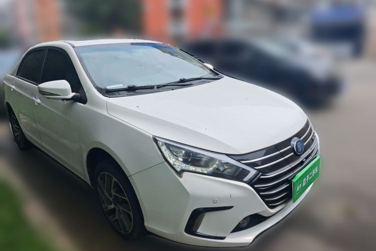 Used BYD Qin New Energy 2018 Qin EV450 Smart Connect Prestige Model Front Right 45 Deg