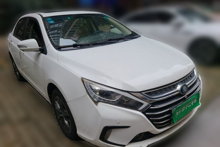 Used BYD Qin New Energy 2018 1.5T Smart Connect Premium Model Front Right 45 Deg