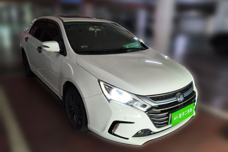 Used BYD Qin New Energy 2018 1.5T Smart Connect Premium Model Front Right 45 Deg