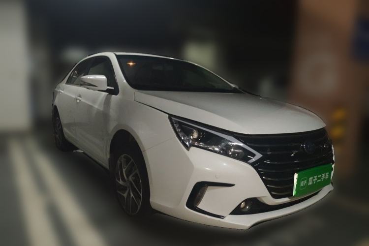 Used BYD Qin New Energy 2018 Qin EV450 Smart Connect Prestige Model Front Right 45 Deg