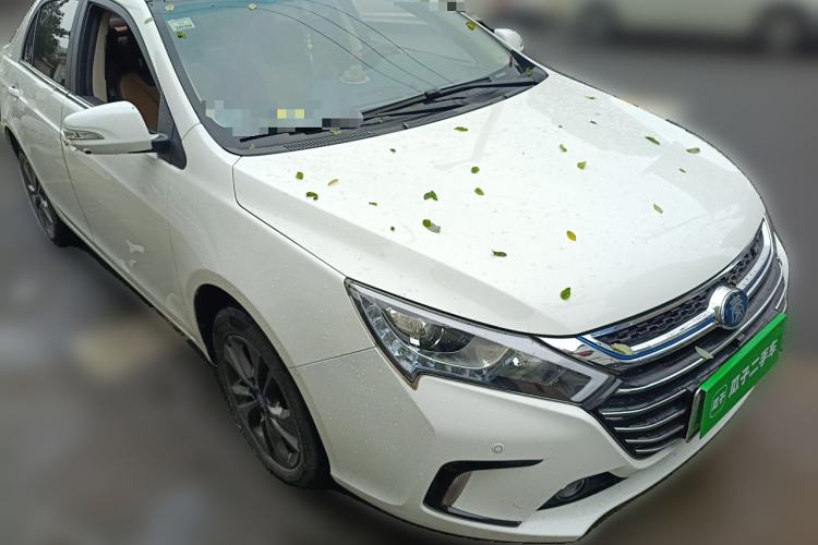 Used BYD Qin New Energy 2018 1.5T Smart Connect Premium Model Front Right 45 Deg
