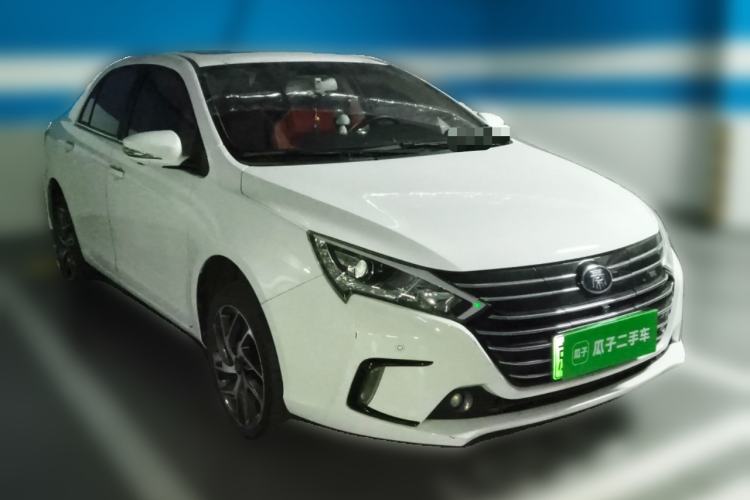Used BYD Qin New Energy 2018 Qin EV450 Smart Connect Prestige Model Front Right 45 Deg