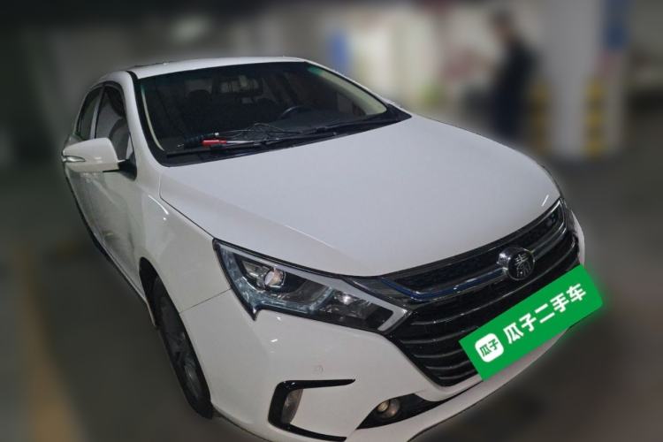 Used BYD Qin New Energy 2018 1.5T Smart Connect Elite Model Front Right 45 Deg