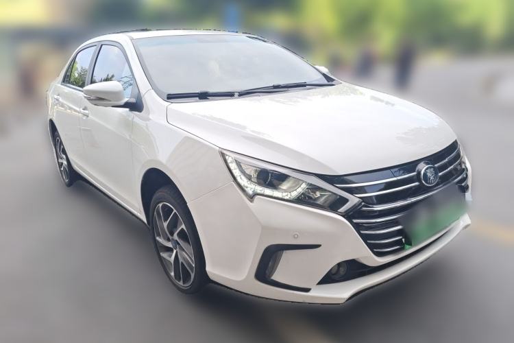 Used BYD Qin New Energy 2018 Qin EV450 Smart Connect Prestige Model Front Right 45 Deg