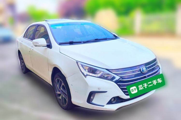 Used BYD Qin New Energy 2018 Qin EV450 Smart Connect Prestige Model Front Right 45 Deg