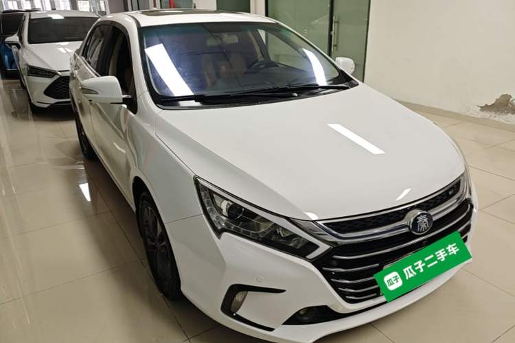 Used BYD Qin New Energy 2018 1.5T Smart Connect Premium Model Front Right 45 Deg