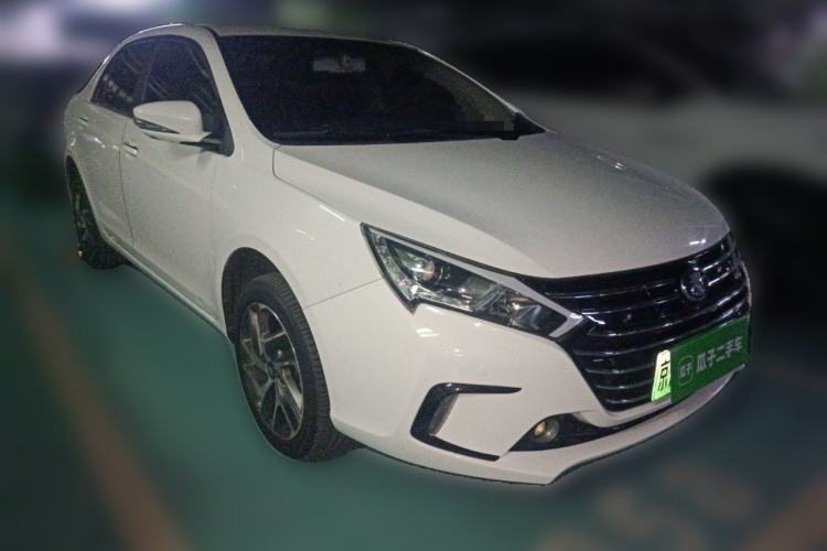 Used BYD Qin New Energy 2018 Qin EV450 Smart Connect Prestige Model Front Right 45 Deg