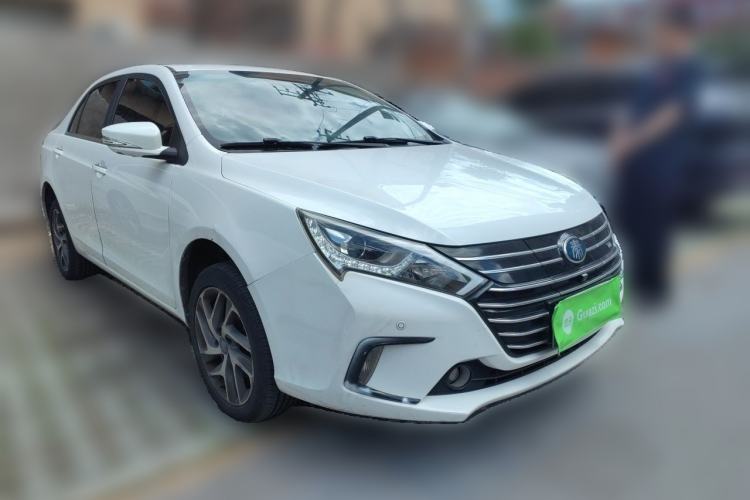 Used BYD Qin New Energy 2018 Qin EV450 Smart Connect Prestige Model Front Right 45 Deg