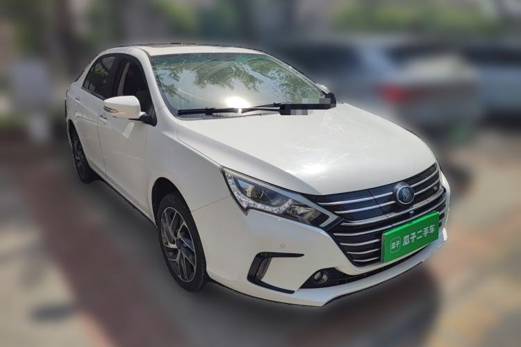 Used BYD Qin New Energy 2018 Qin EV450 Smart Connect Prestige Model Front Right 45 Deg