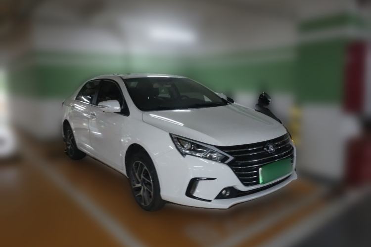 Used BYD Qin New Energy 2018 Qin EV450 Smart Connect Prestige Model Front Right 45 Deg