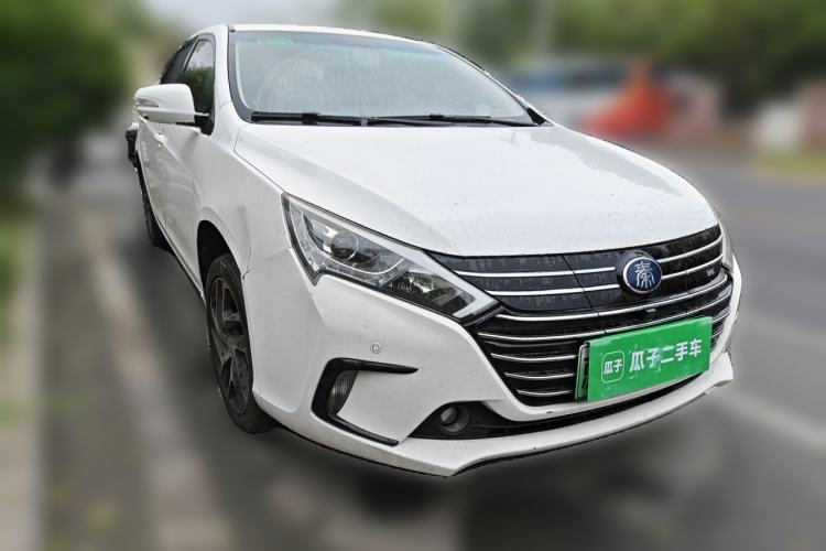 Used BYD Qin New Energy 2018 Qin EV450 Smart Connect Prestige Model Front Right 45 Deg