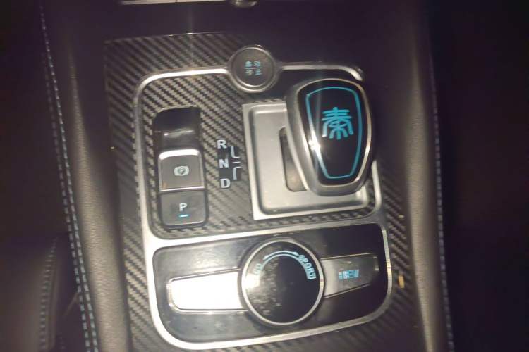 Used BYD Qin New Energy 2018 1.5T Smart Connect Elite Model Gear Lever