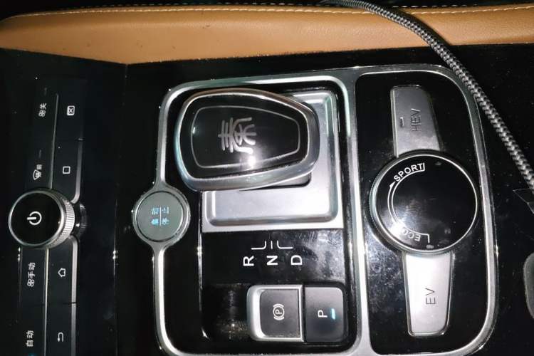 Used BYD Qin New Energy 2018 1.5T Smart Connect Premium Model Gear Lever