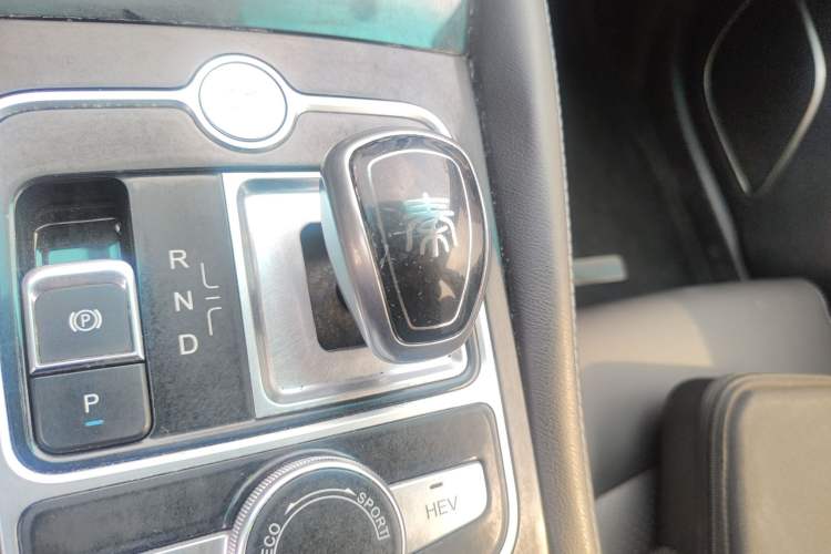 Used BYD Qin New Energy 2018 1.5T Smart Connect Elite Model Gear Lever