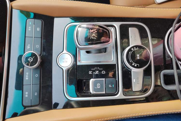 Used BYD Qin New Energy 2018 Qin EV450 Smart Connect Prestige Model Gear Lever