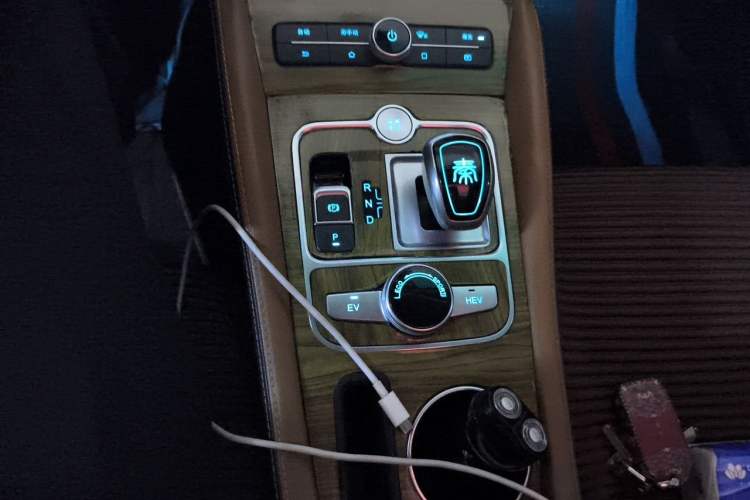 Used BYD Qin New Energy 2018 1.5T Smart Connect Premium Model Gear Lever