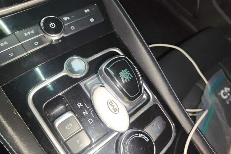 Used BYD Qin New Energy 2018 1.5T Smart Connect Elite Model Gear Lever