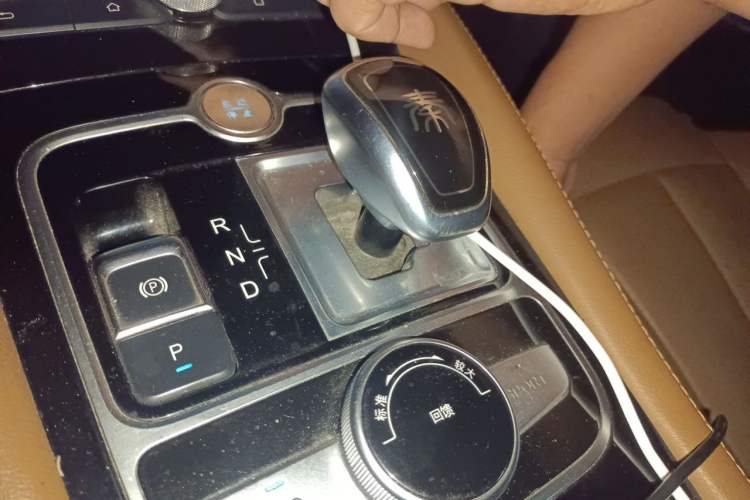 Used BYD Qin New Energy 2018 Qin EV450 Smart Connect Prestige Model Gear Lever