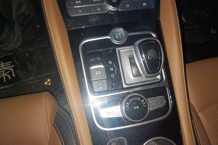 Used BYD Qin New Energy 2018 Qin EV450 Smart Connect Prestige Model Gear Lever