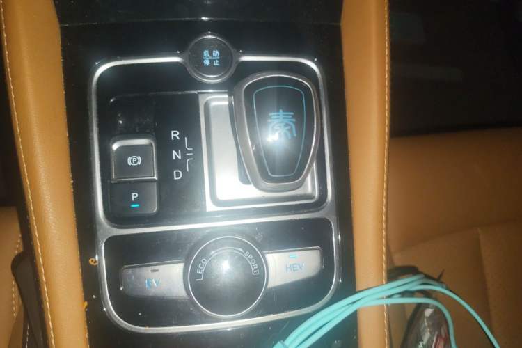Used BYD Qin New Energy 2018 1.5T Smart Connect Premium Model Gear Lever