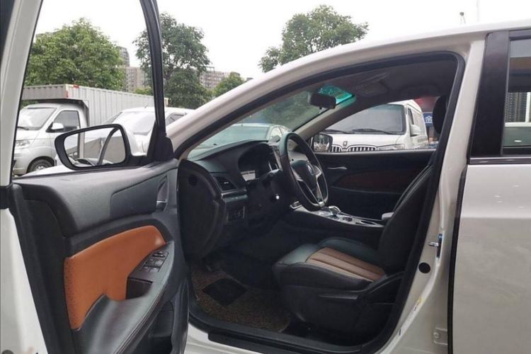 Used BYD Qin New Energy 2018 1.5T Smart Connect Elite Model Interior 1