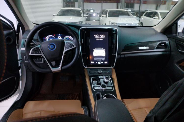 Used BYD Qin New Energy 2018 Qin EV450 Smart Connect Prestige Model Interior 2