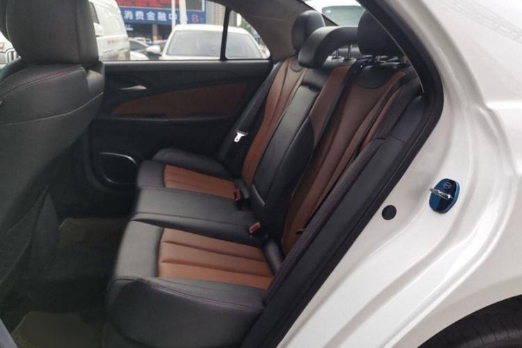 Used BYD Qin New Energy 2018 1.5T Smart Connect Elite Model Interior 2