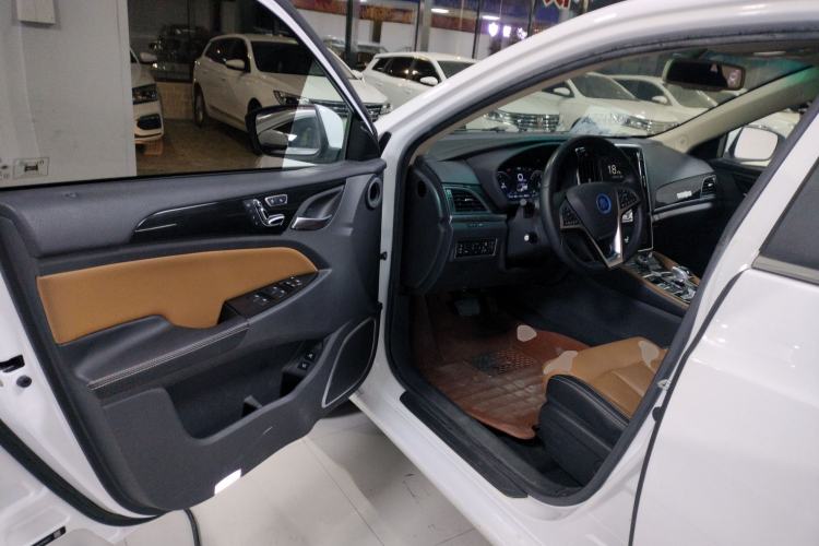 Used BYD Qin New Energy 2018 Qin EV450 Smart Connect Prestige Model Interior 3