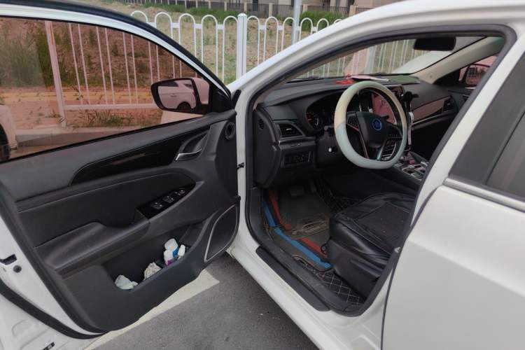 Used BYD Qin New Energy 2018 1.5T Smart Connect Elite Model Interior 3
